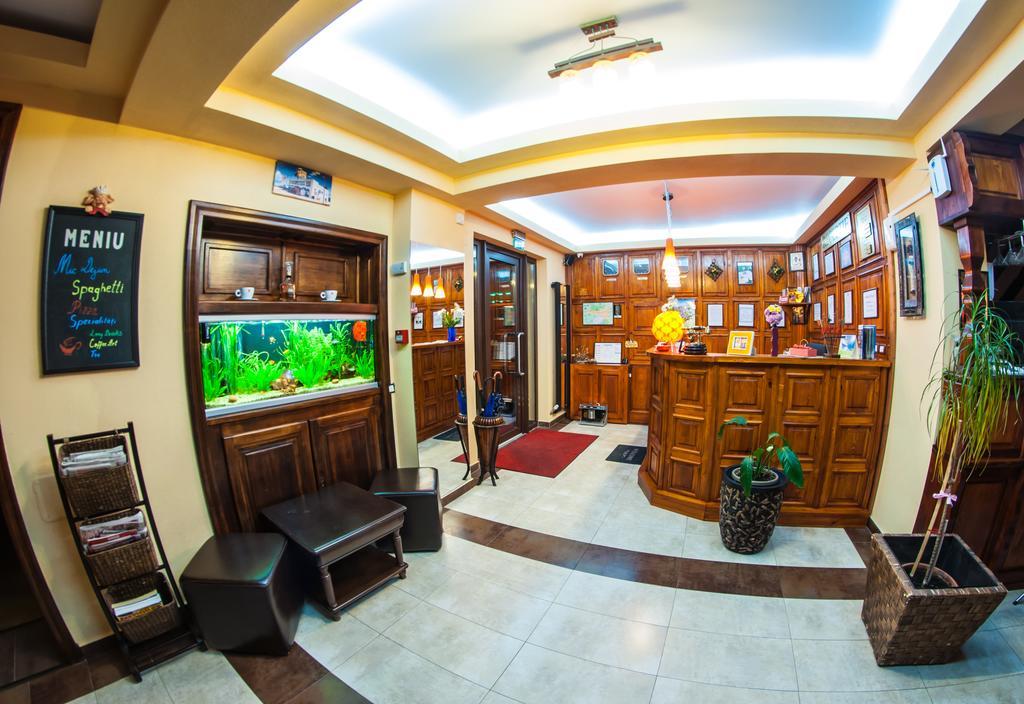 Carpatic Hotel Predeál Kültér fotó