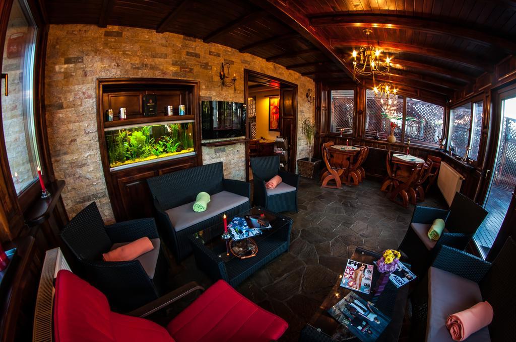 Carpatic Hotel Predeál Kültér fotó