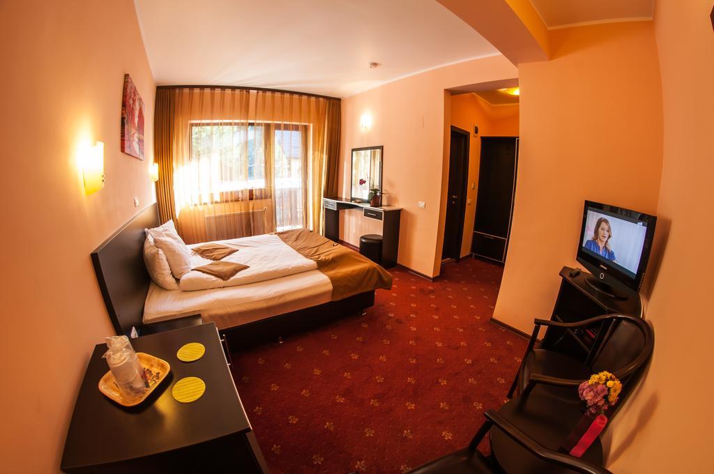 Carpatic Hotel Predeál Szoba fotó