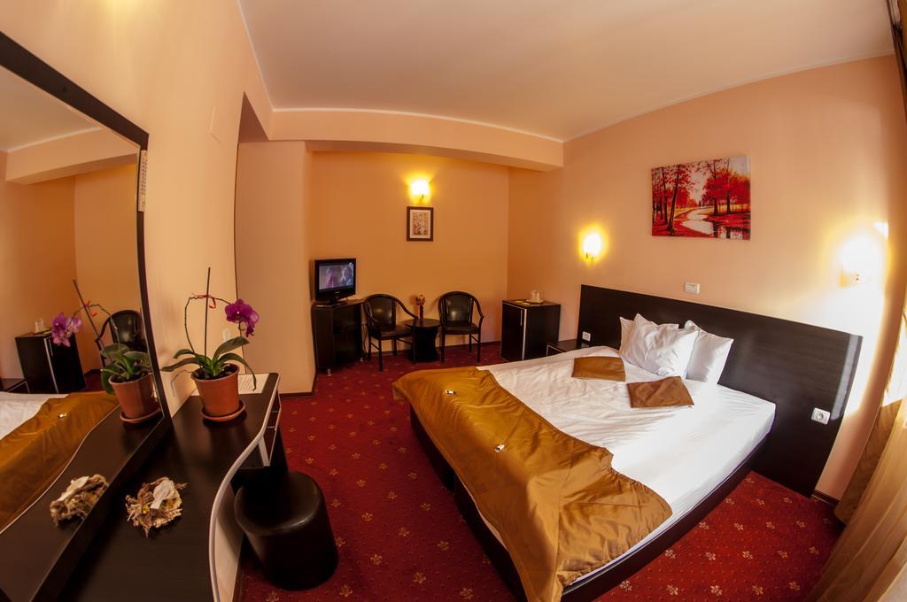 Carpatic Hotel Predeál Szoba fotó