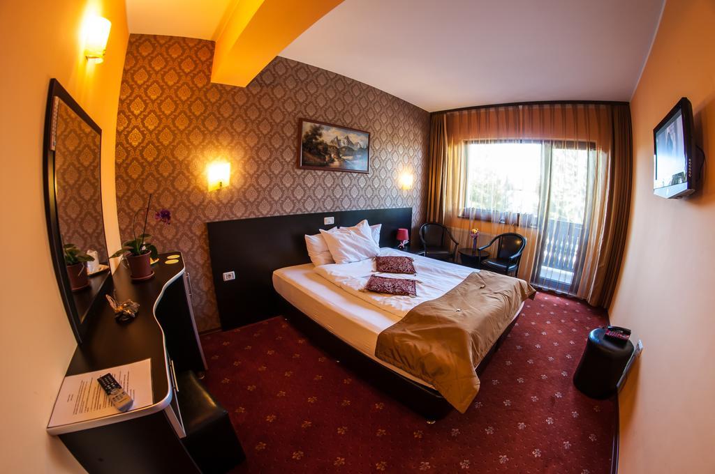 Carpatic Hotel Predeál Szoba fotó