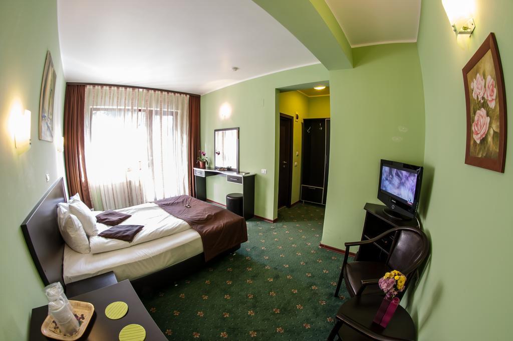 Carpatic Hotel Predeál Kültér fotó