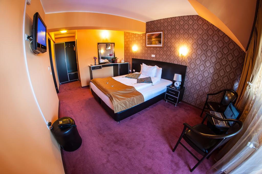 Carpatic Hotel Predeál Szoba fotó