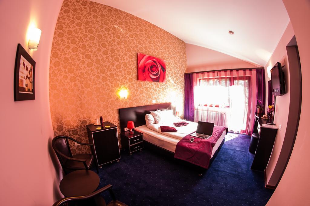 Carpatic Hotel Predeál Szoba fotó