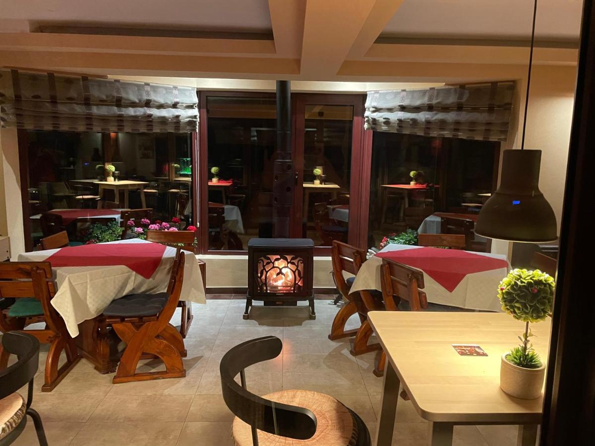 Carpatic Hotel Predeál Kültér fotó
