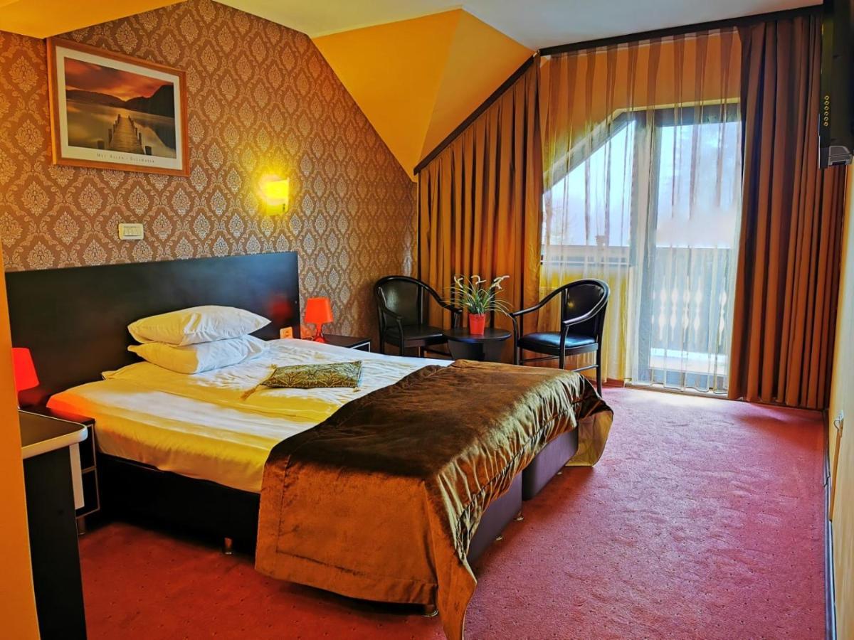 Carpatic Hotel Predeál Kültér fotó
