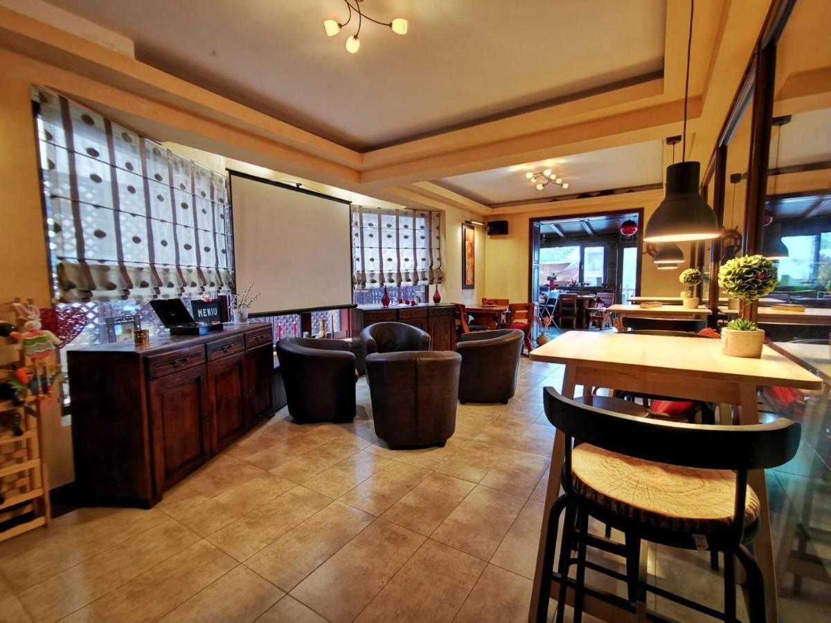 Carpatic Hotel Predeál Kültér fotó